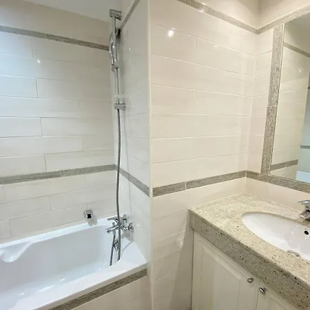 La Croisette - Face Avec Et Balcon *