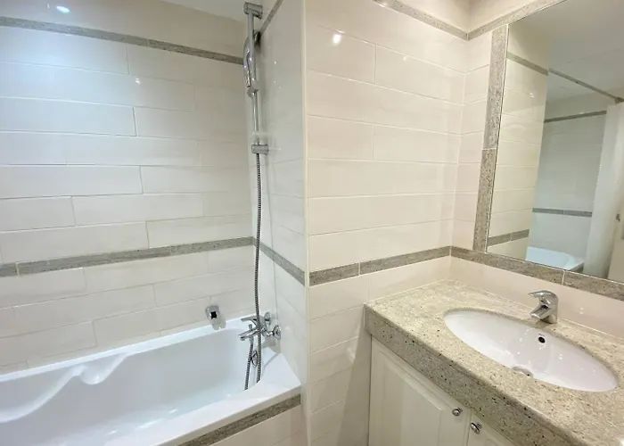 La Croisette - Face Avec Et Balcon *